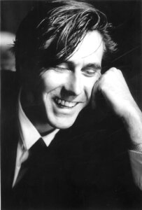 Bryan Ferry - Pressebild 2002 - Foto Credits (c): Albert Sanchez) 