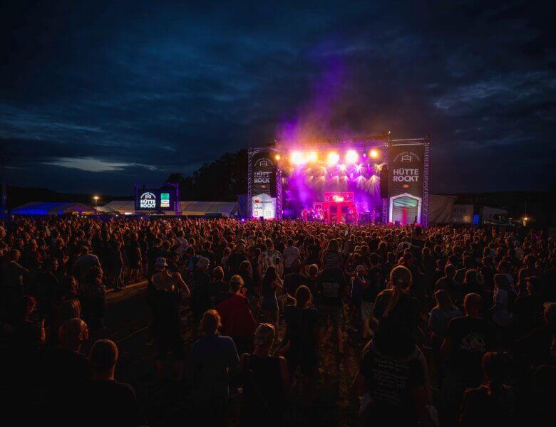 7500 Menschen beim Hütte Rockt Festival 17 (2024) // Early Bird Tickets für 2025 im Rekordtempo ausverkauft