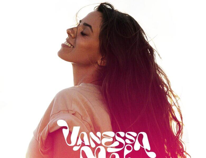 Vanessa Mai – „Himbeerrot (One Kiss)“ (Single + offizielles Video)